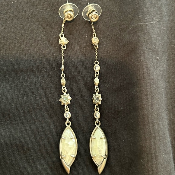 Antique silver and white pearl Kendra Scott earrings - Picture 1 of 2